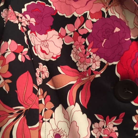 Red pink and black flower blazer, Rampage size S - Picture 4 of 5